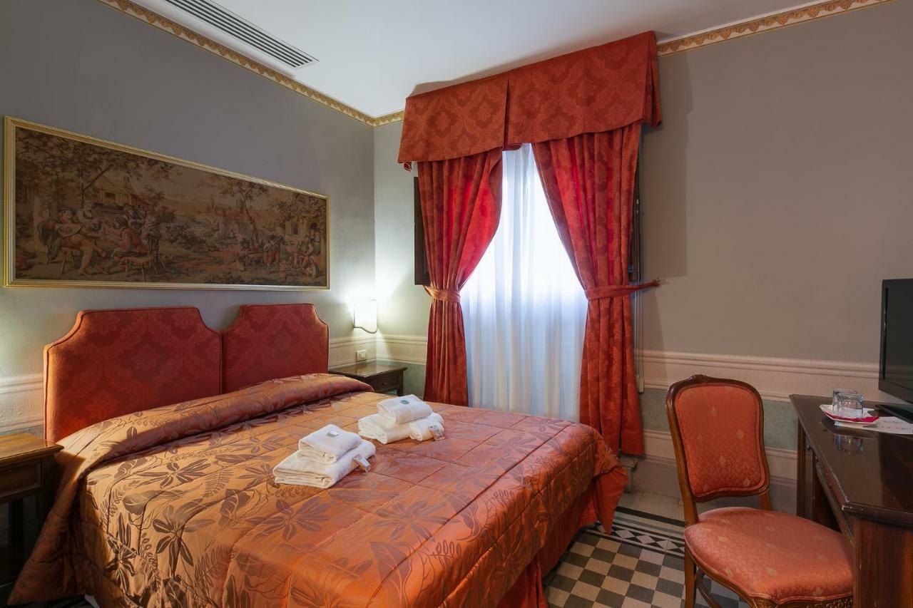 I Portici Hotel - Residenza D'Epoca Arezzo Luaran gambar